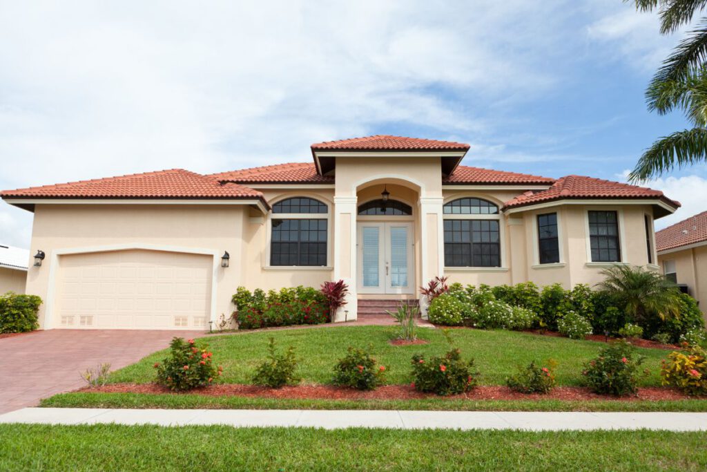 Beautiful Hardcoat Stucco House in Tampa FL - Stucco Specialist Tampa